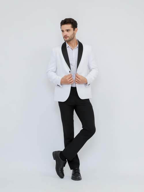 Ivory Tuxedo tampilan 3